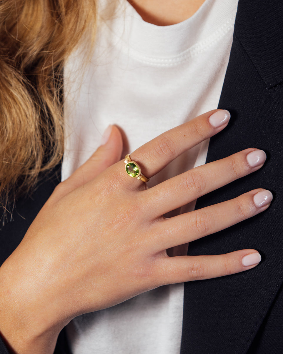 Ellipse Ring Green Peridot