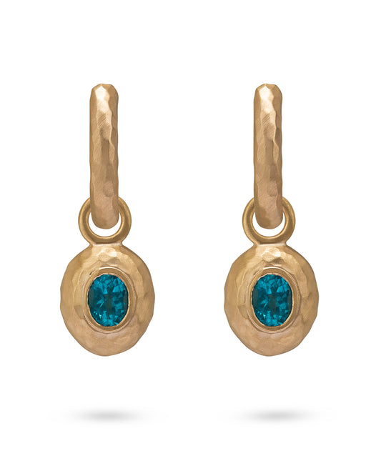 Wander Hoops Medium with Sasso Charms Apatite