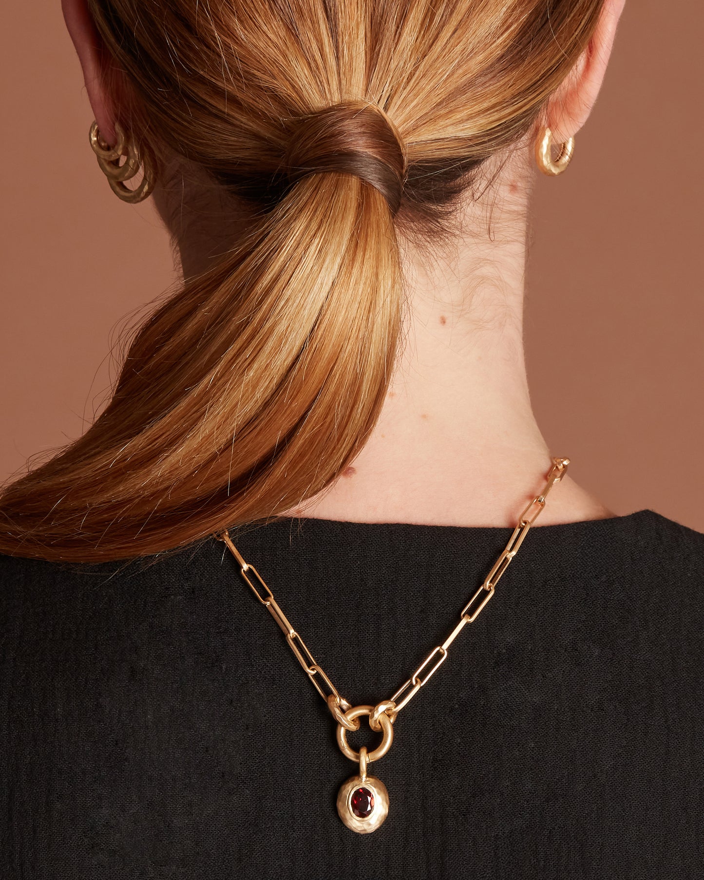 Voyage Necklace Clip Chain with Sasso Charm Red Garnet