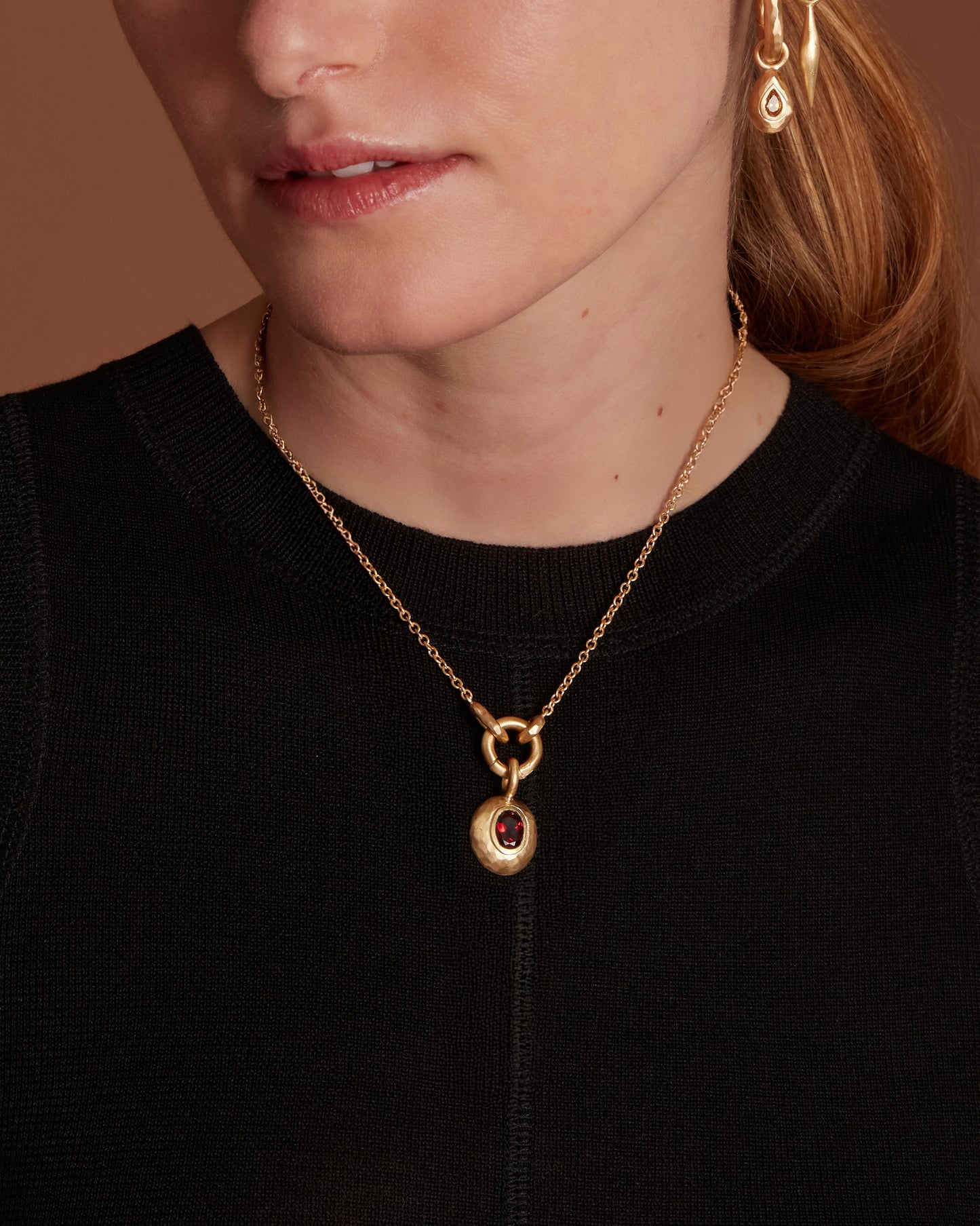 Voyage Necklace Light Chain with Sasso Charm Red Garnet