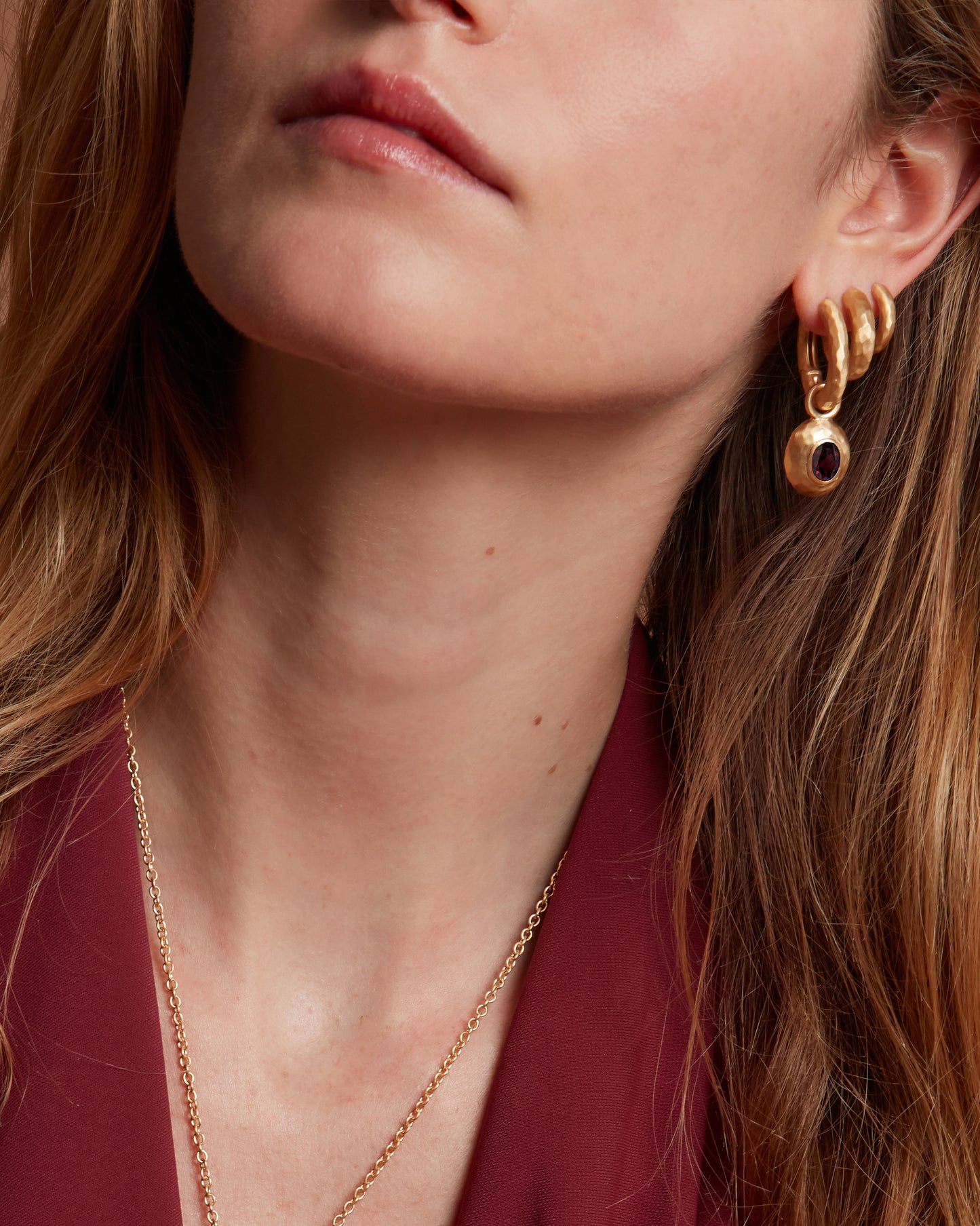 Wander Hoops Medium with Sasso Charms Red Garnet