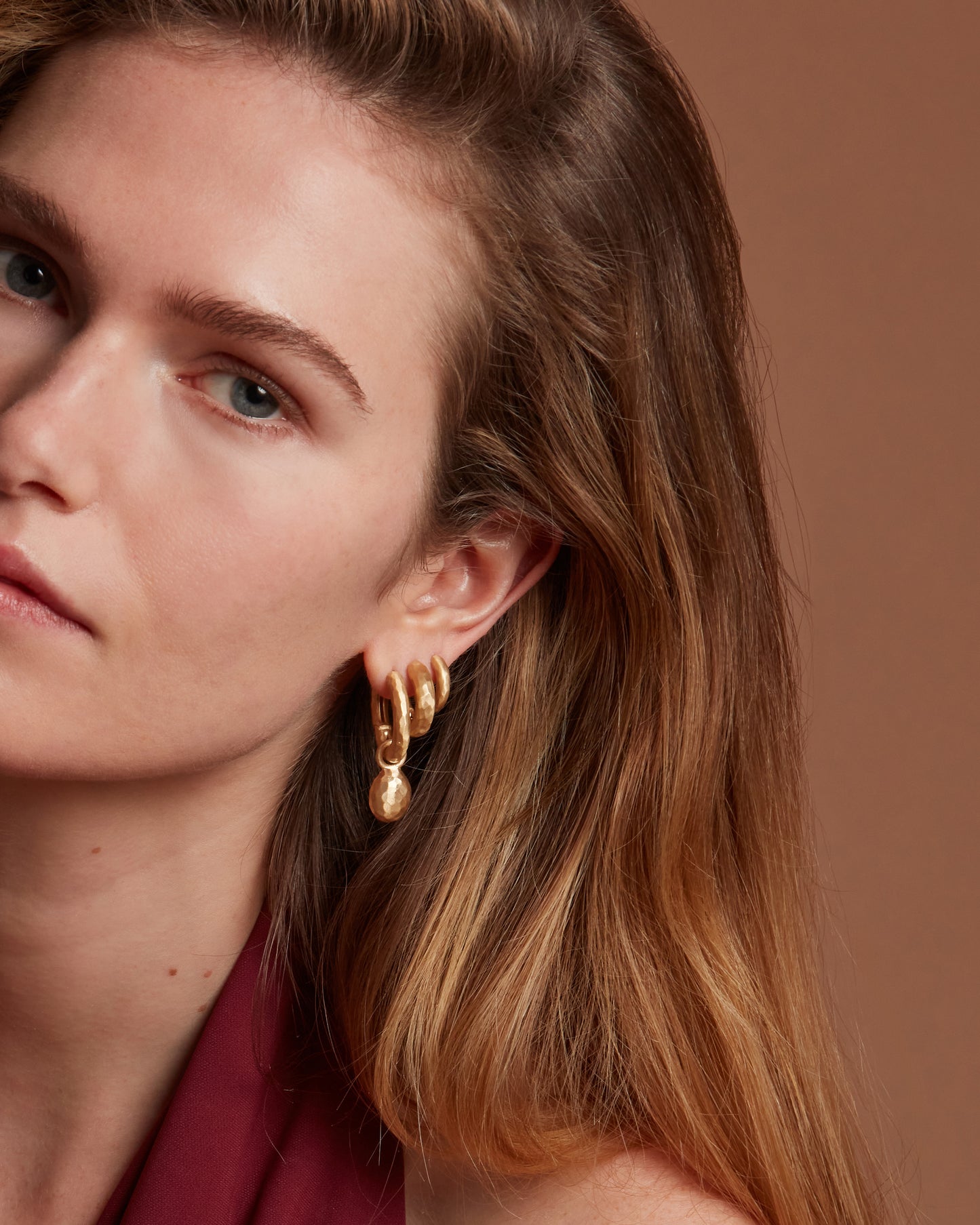 Wander Hoops Medium with Sasso Charms