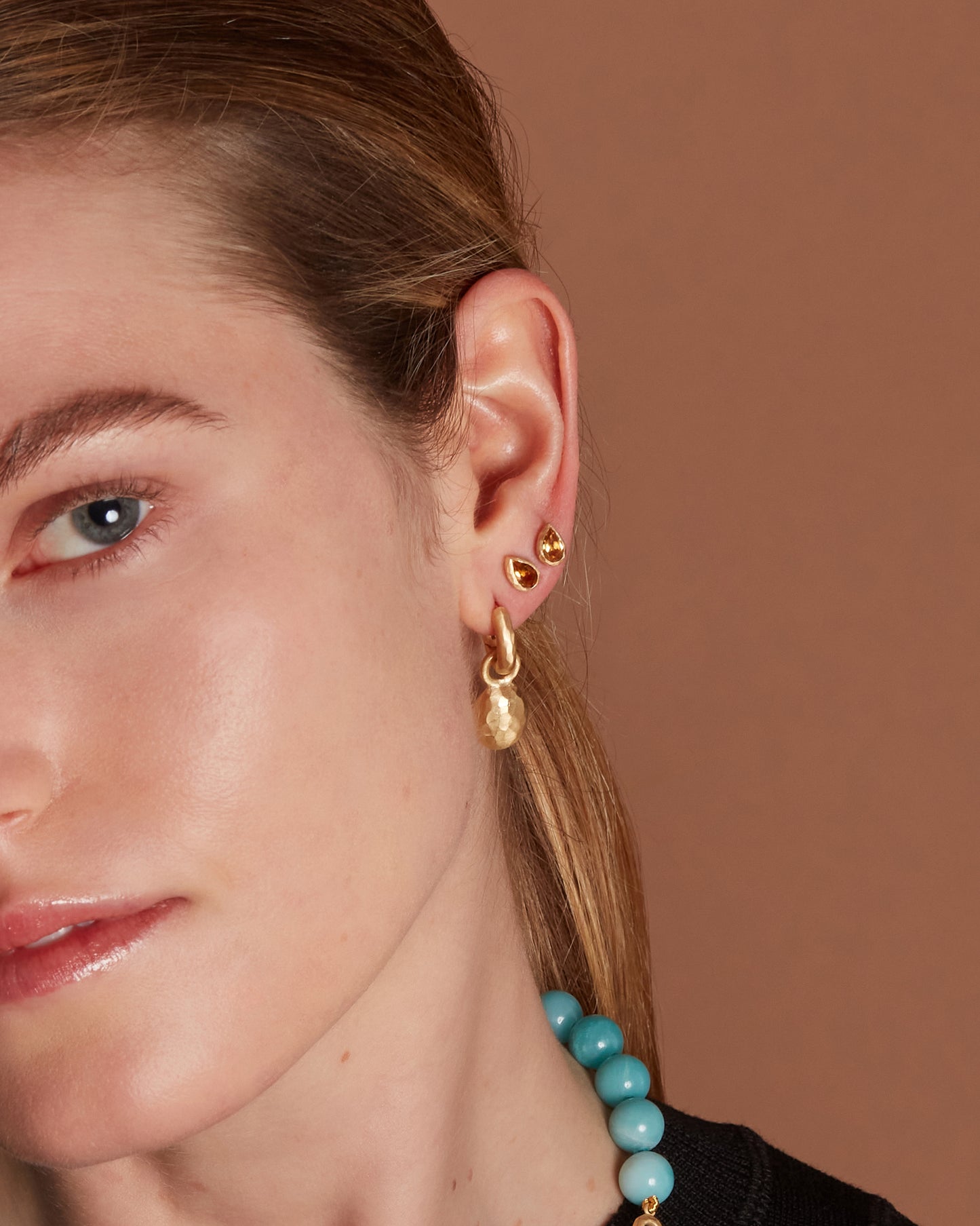 Wander Hoops Small with Sasso Charms