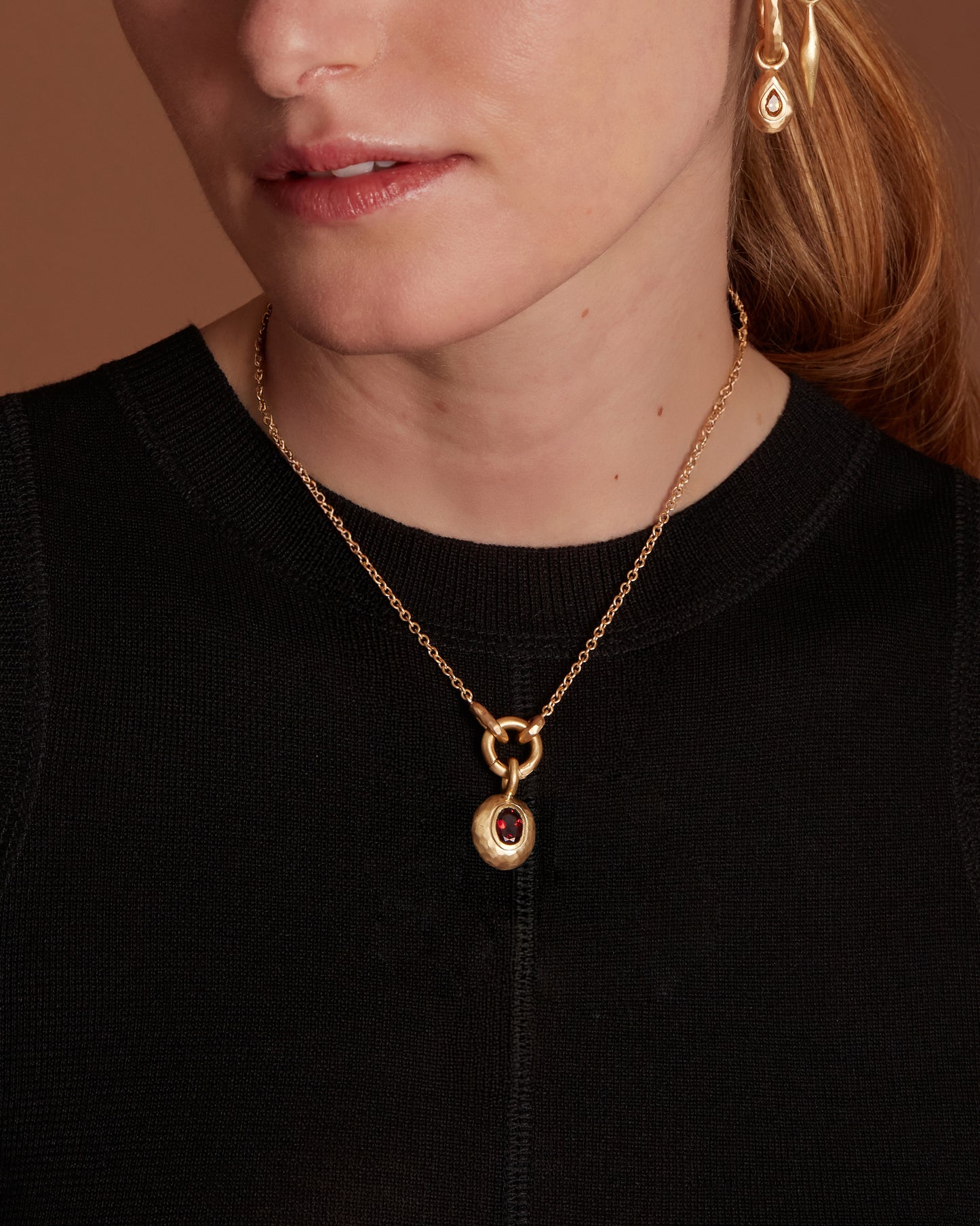 Voyage Necklace Light Chain with Sasso Charm Red Garnet