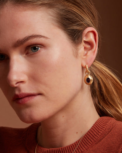 Wander Hoops Small with Sasso Charms Red Garnet