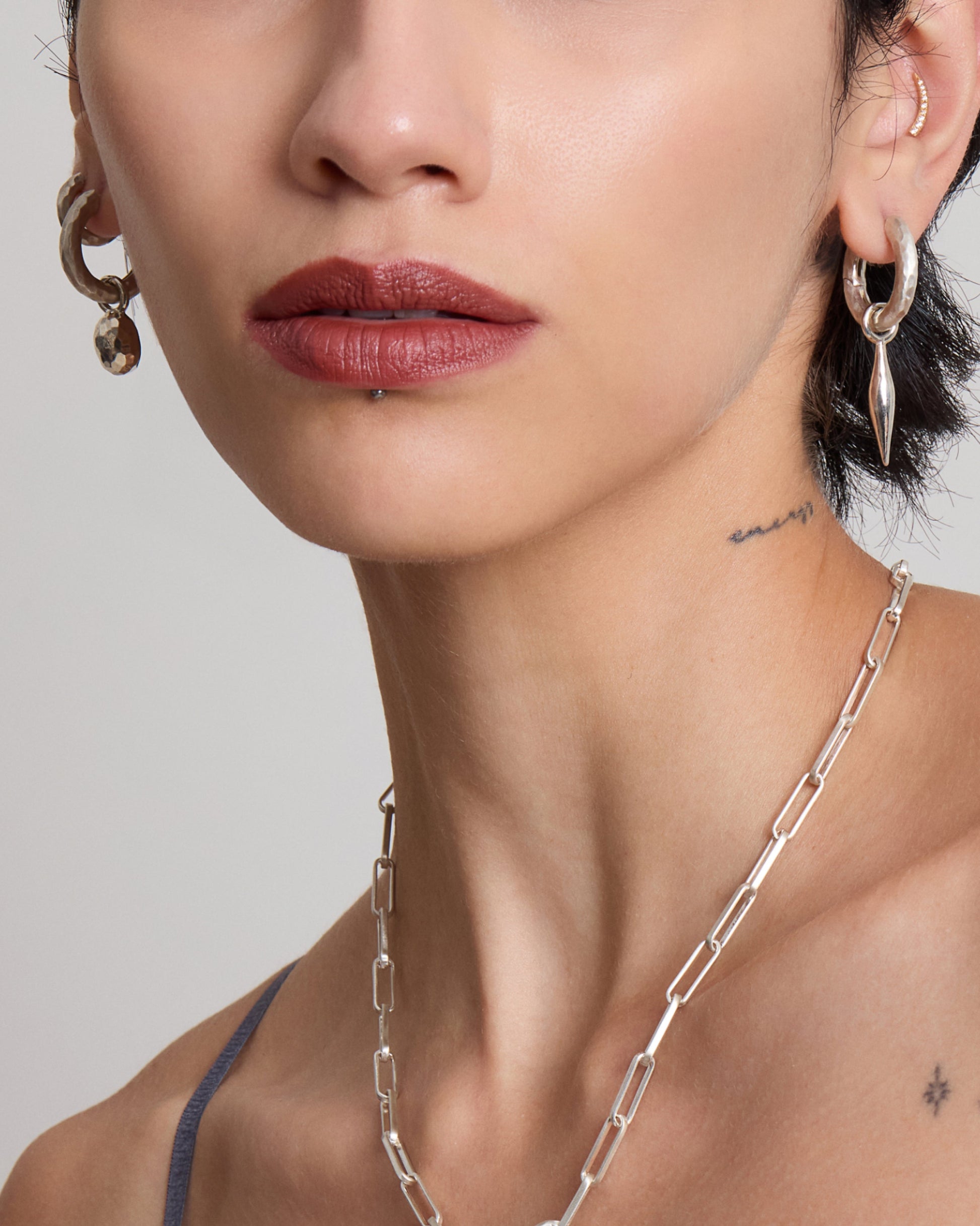 Wander Hoops Medium with Spindle Charms Small Natural Silver